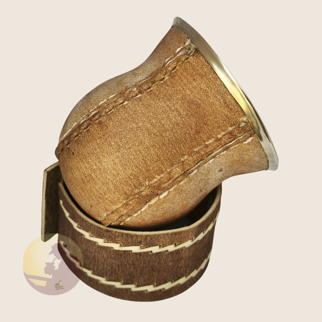 Camionero y Posamate de Cuero Crudo con Virola Cincelada - Imagen 5