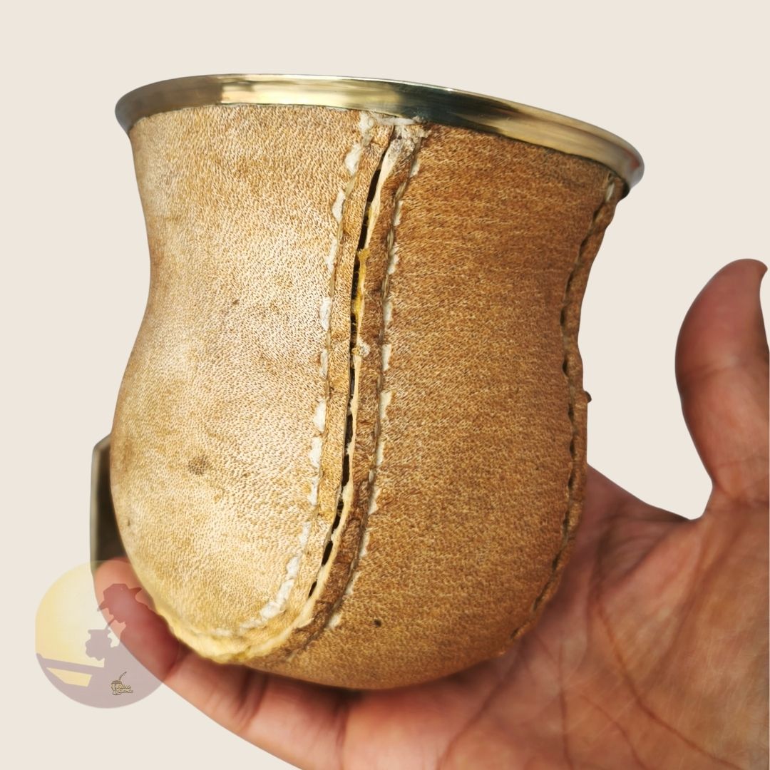 Camionero y Posamate de Cuero Crudo con Virola Cincelada - Imagen 3